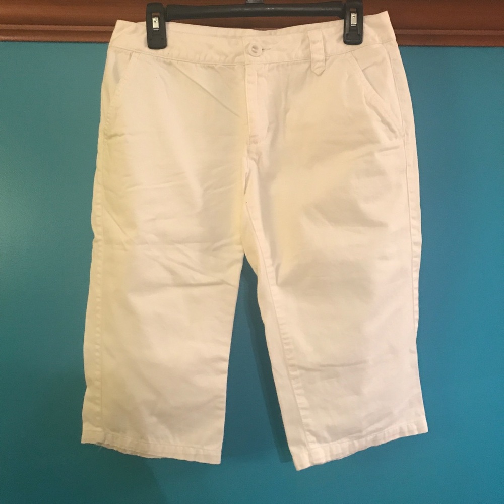 White Cropped Pants